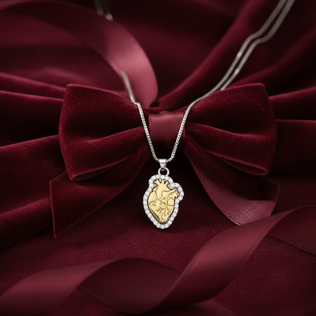 Collana Cuore Anatomico contornato di zirconi
