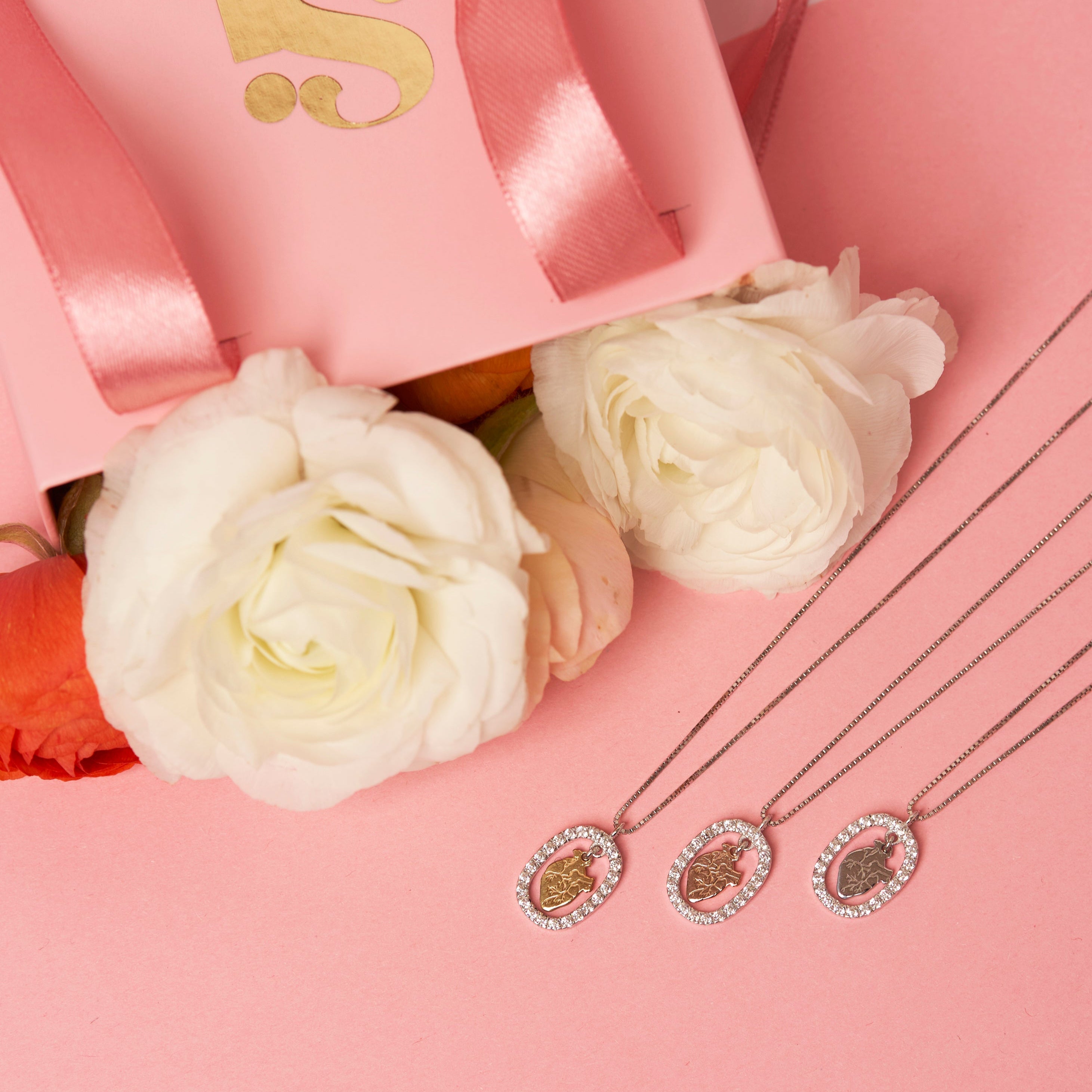 Collana Cuore Anatomico con ovale di zirconi