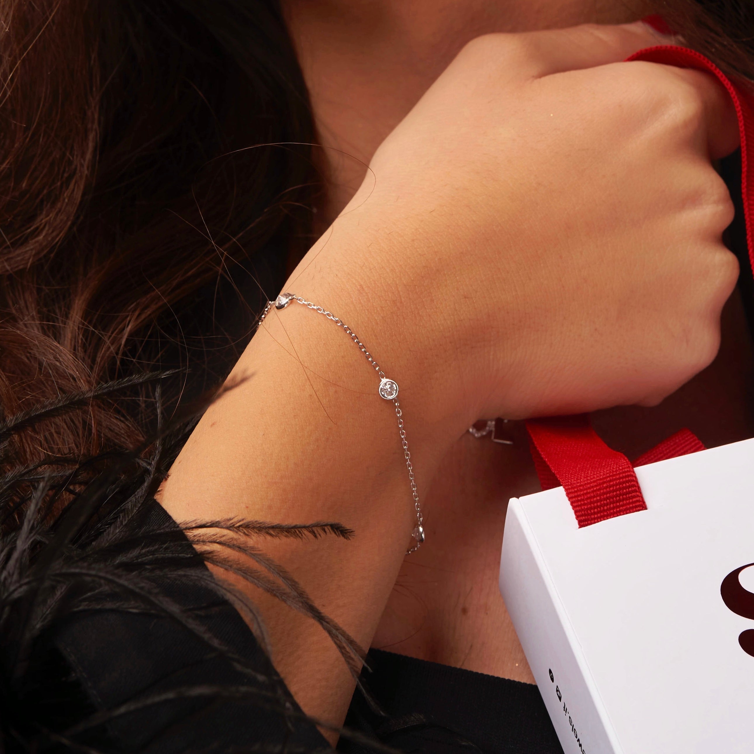 Bracciale con zirconi alternati