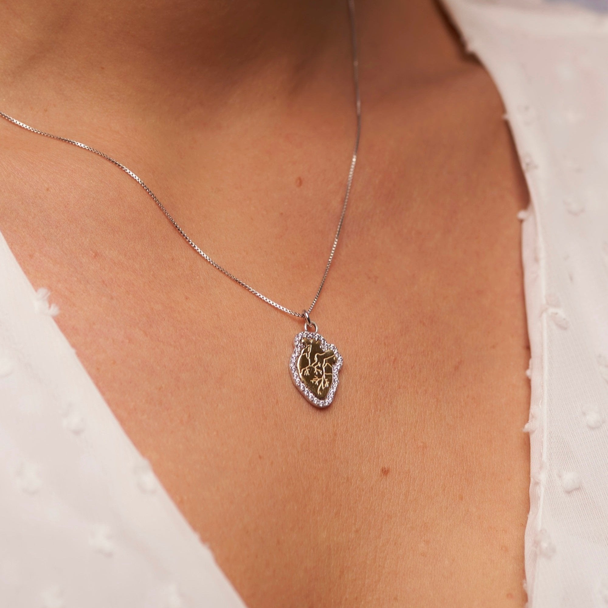 Collana Cuore Anatomico contornato di zirconi