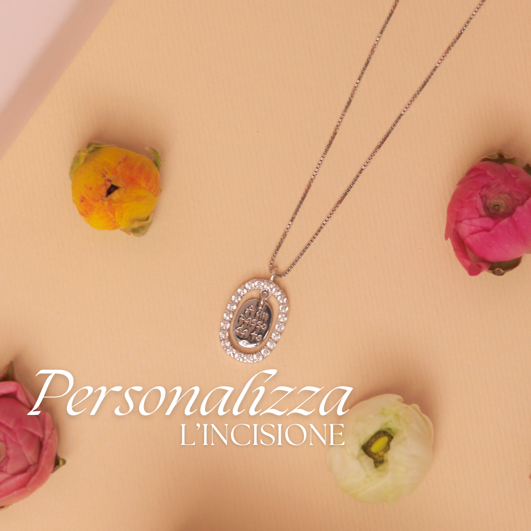 Collana con pendente ovale e medaglia personalizzabile