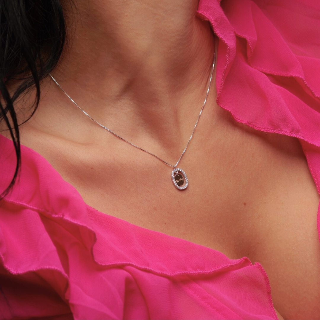 Collana con pendente ovale e medaglia personalizzabile