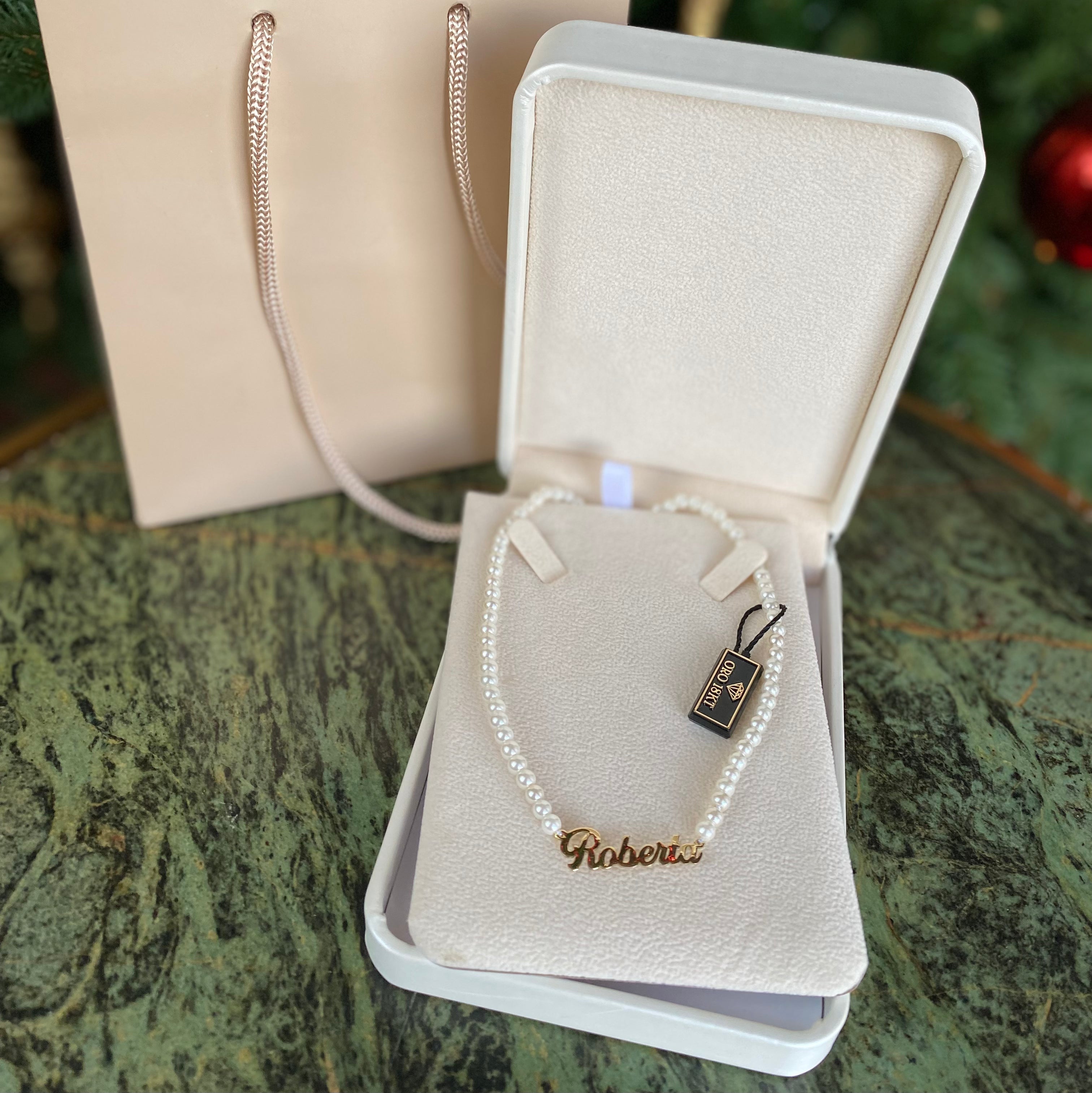 Collana di Perle con Nome in Oro 18 kt